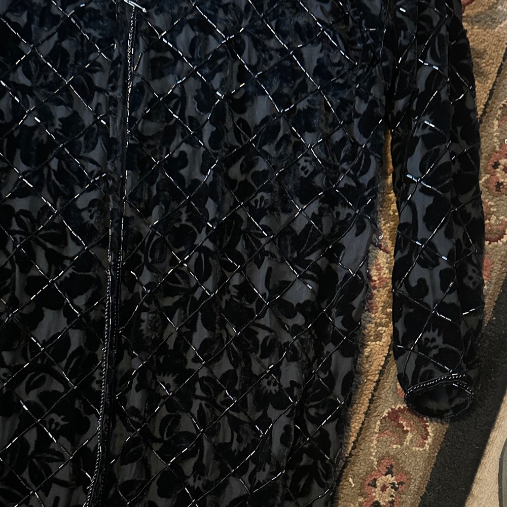 Cache 100% silk Elegant Black beaded Velvet Jacket/tunic - Picture 3 of 10